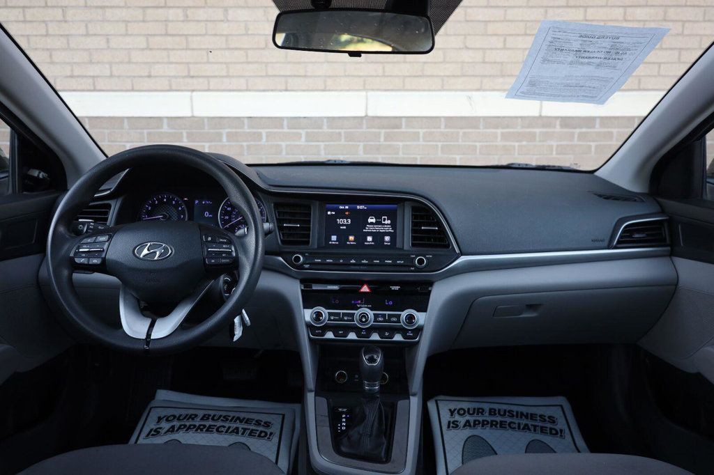 Hyundai Elantra photo 27