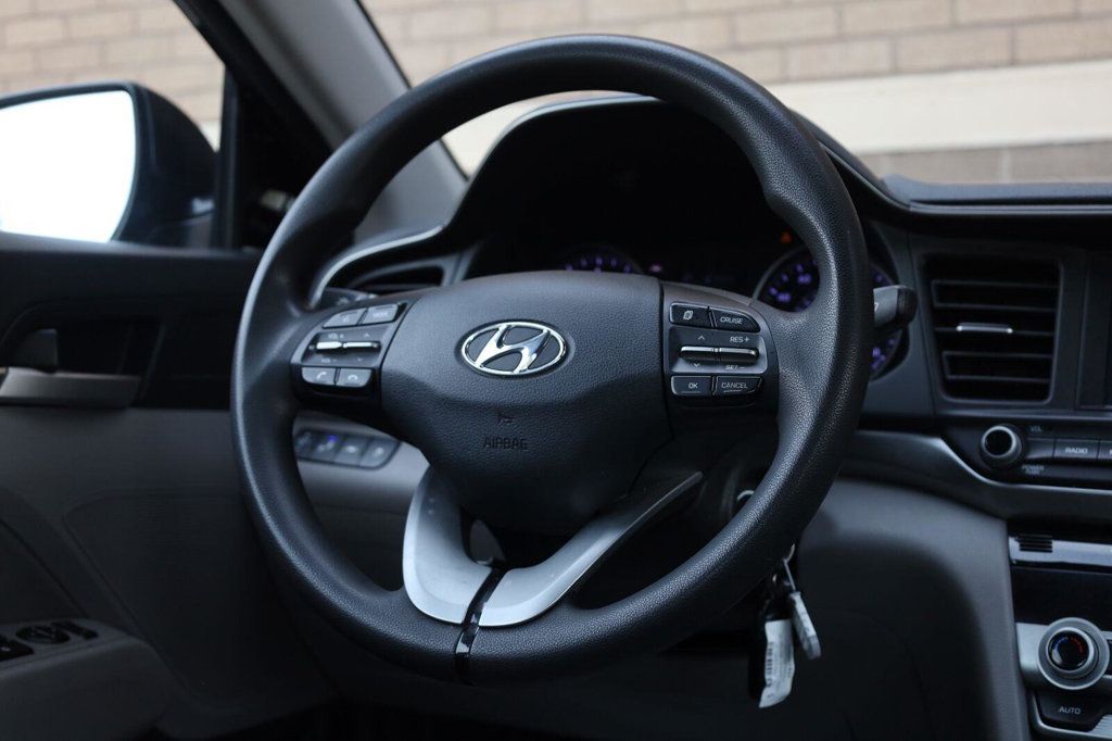 Hyundai Elantra photo 28