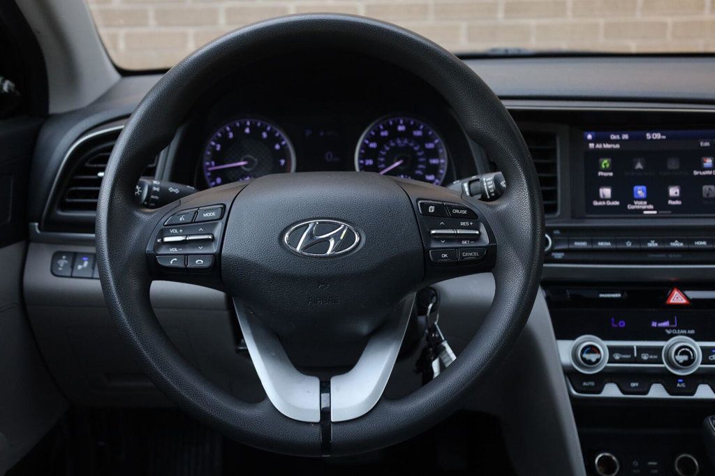 Hyundai Elantra photo 29