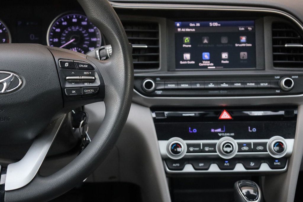 Hyundai Elantra photo 31