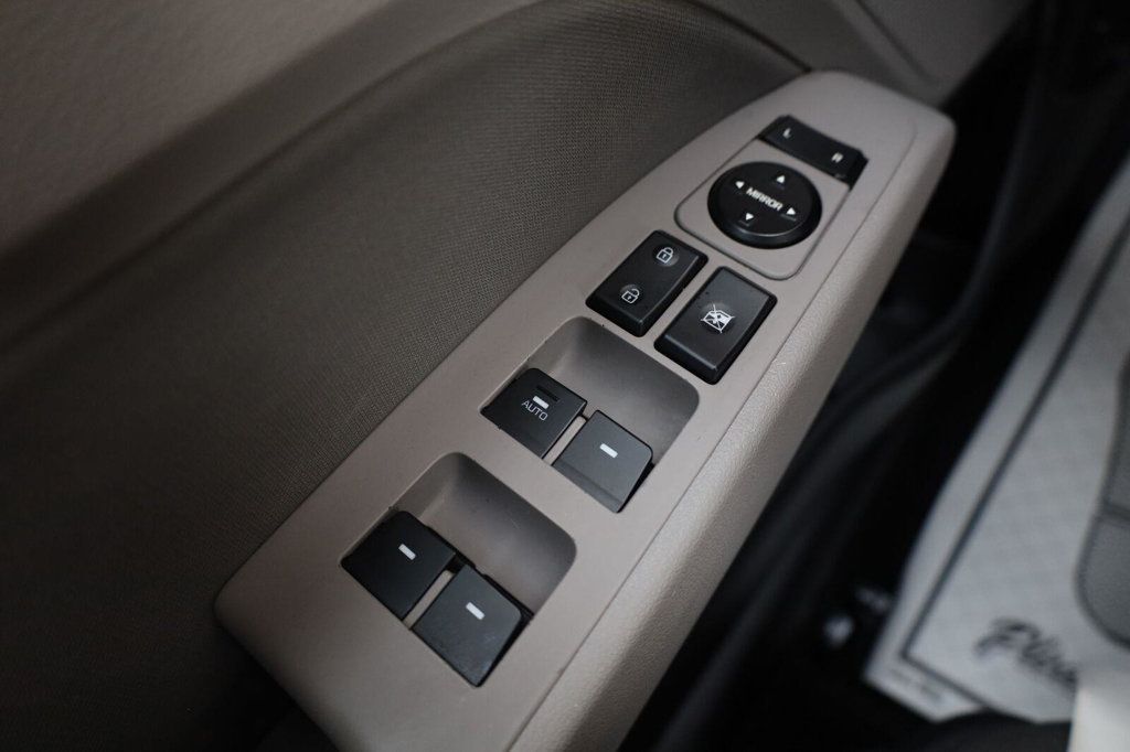 Hyundai Elantra photo 33