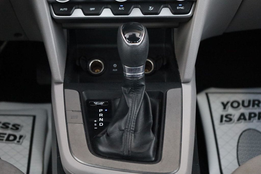 Hyundai Elantra photo 40
