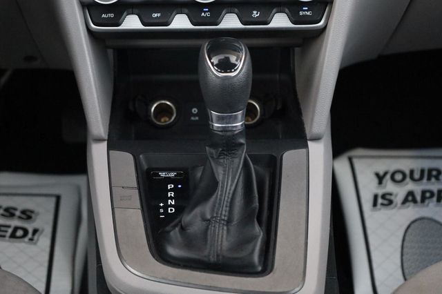2020 Hyundai Elantra SEL - 23101478 - 39