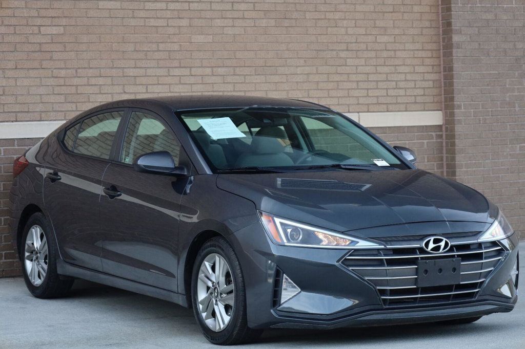 Hyundai Elantra photo 7