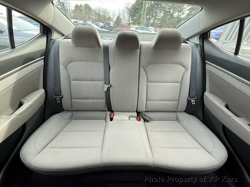 2020 Hyundai Elantra SEL IVT - 22977082 - 17