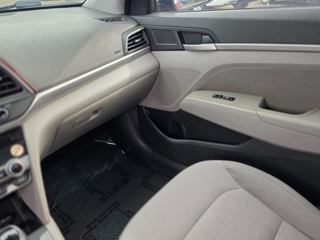 2020 Hyundai Elantra SEL IVT - 22975431 - 32