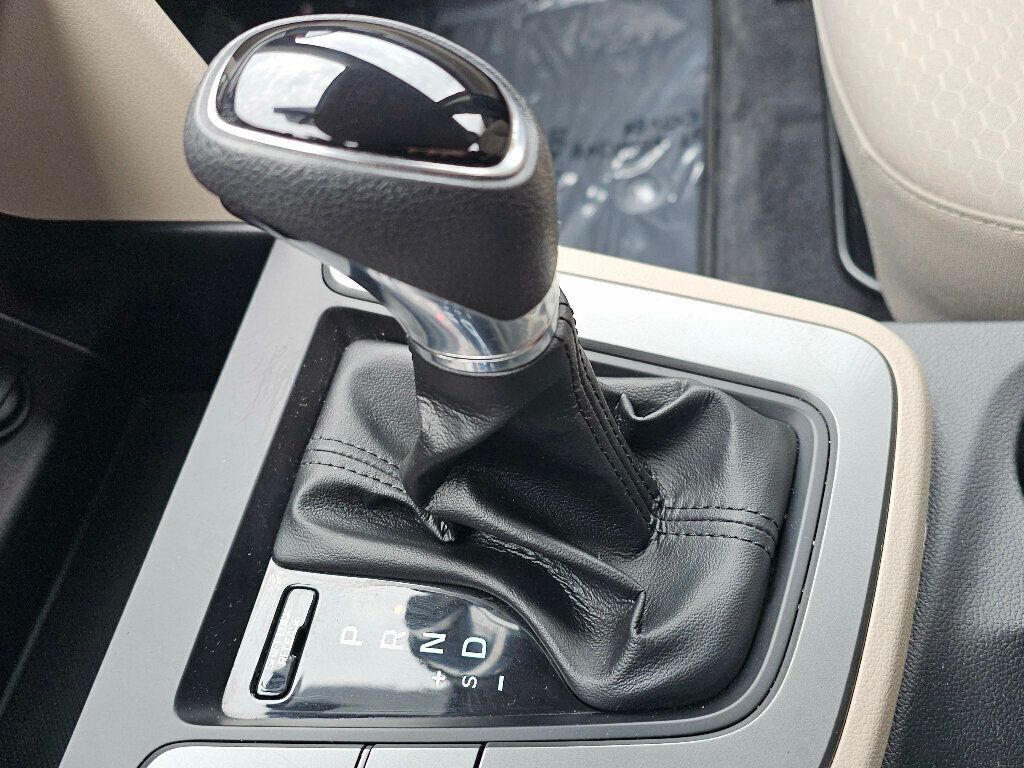 2020 Hyundai Elantra SEL IVT - 22943410 - 23