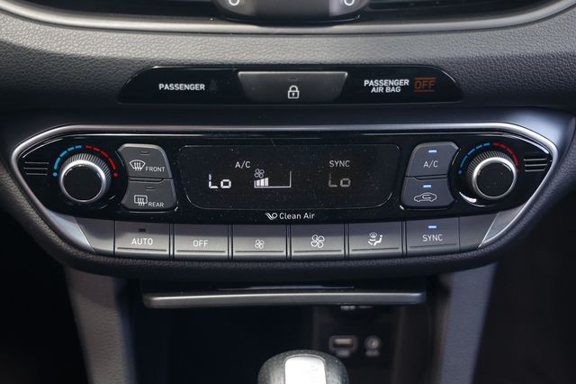 2020 Hyundai Elantra GT N Line Automatic - 23048552 - 32