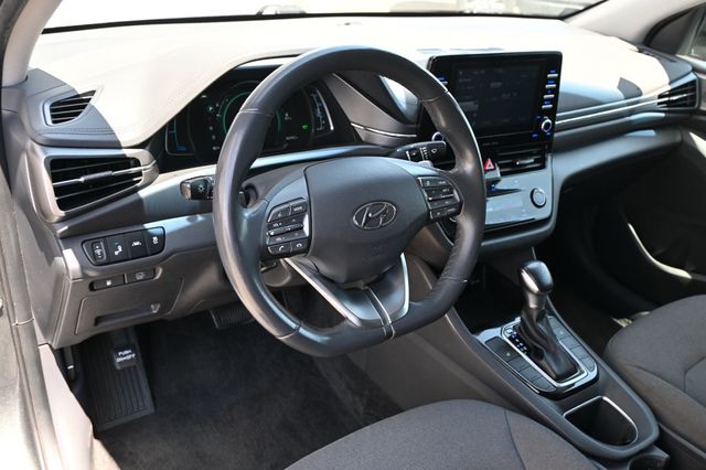2020 Hyundai Ioniq Hybrid SE Hatchback - 23019831 - 4