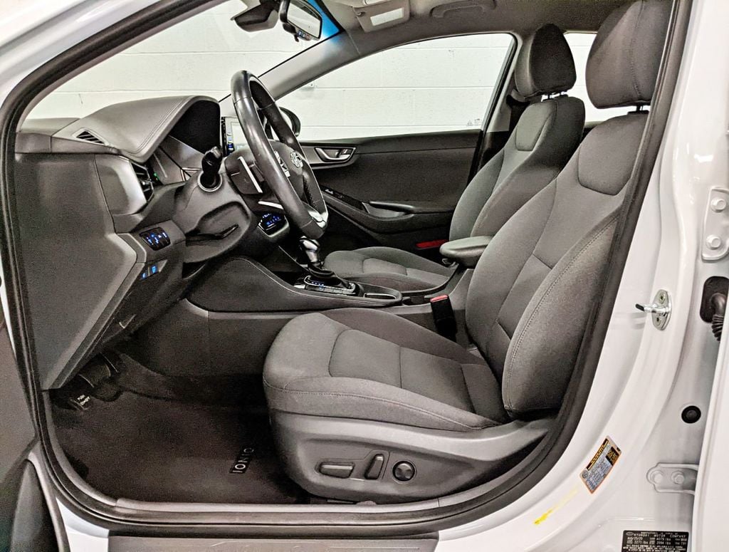 2020 Hyundai Ioniq Hybrid SE Hatchback - 22136475 - 11