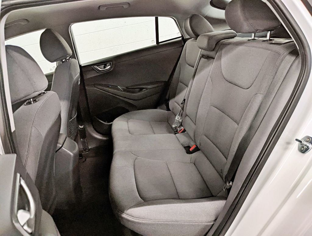 2020 Hyundai Ioniq Hybrid SE Hatchback - 22136475 - 30