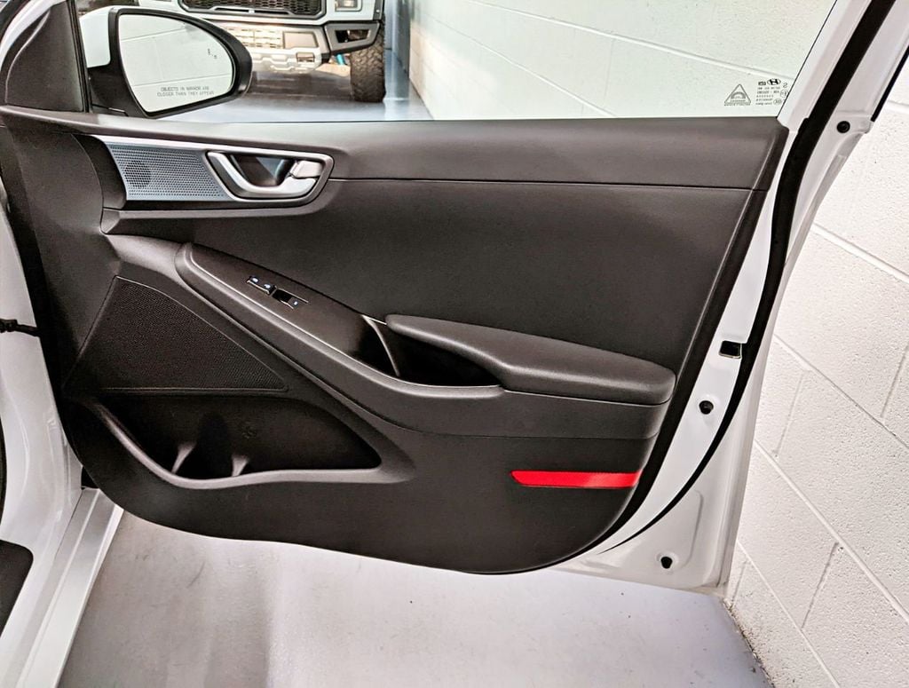 2020 Hyundai Ioniq Hybrid SE Hatchback - 22136475 - 40