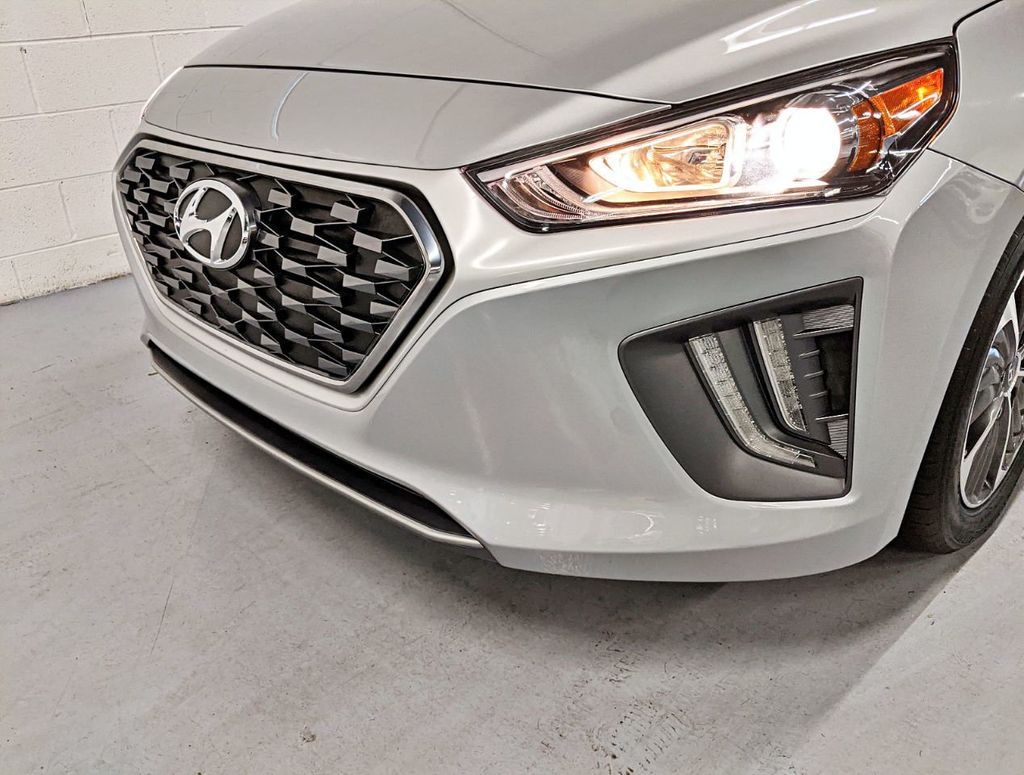 2020 Hyundai Ioniq Plug-In Hybrid SE Hatchback - 22302452 - 9