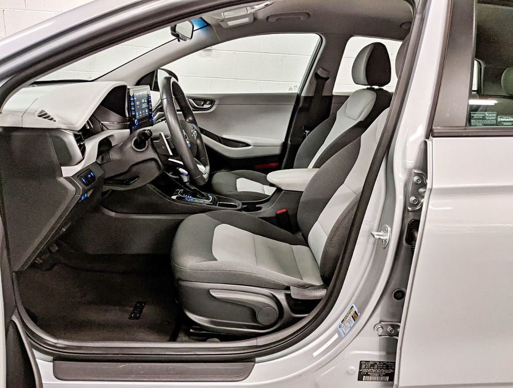 2020 Hyundai Ioniq Plug-In Hybrid SE Hatchback - 22302452 - 11