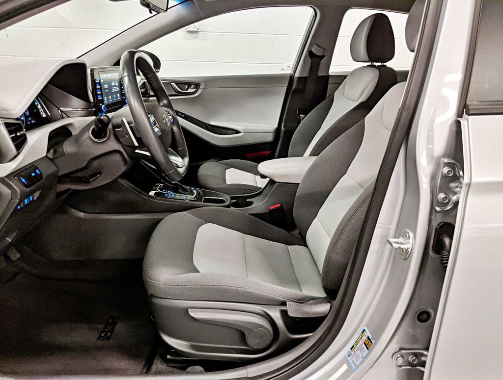 2020 Hyundai Ioniq Plug-In Hybrid SE Hatchback - 22302452 - 12