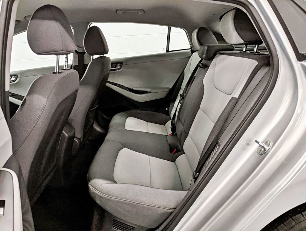 2020 Hyundai Ioniq Plug-In Hybrid SE Hatchback - 22302452 - 34