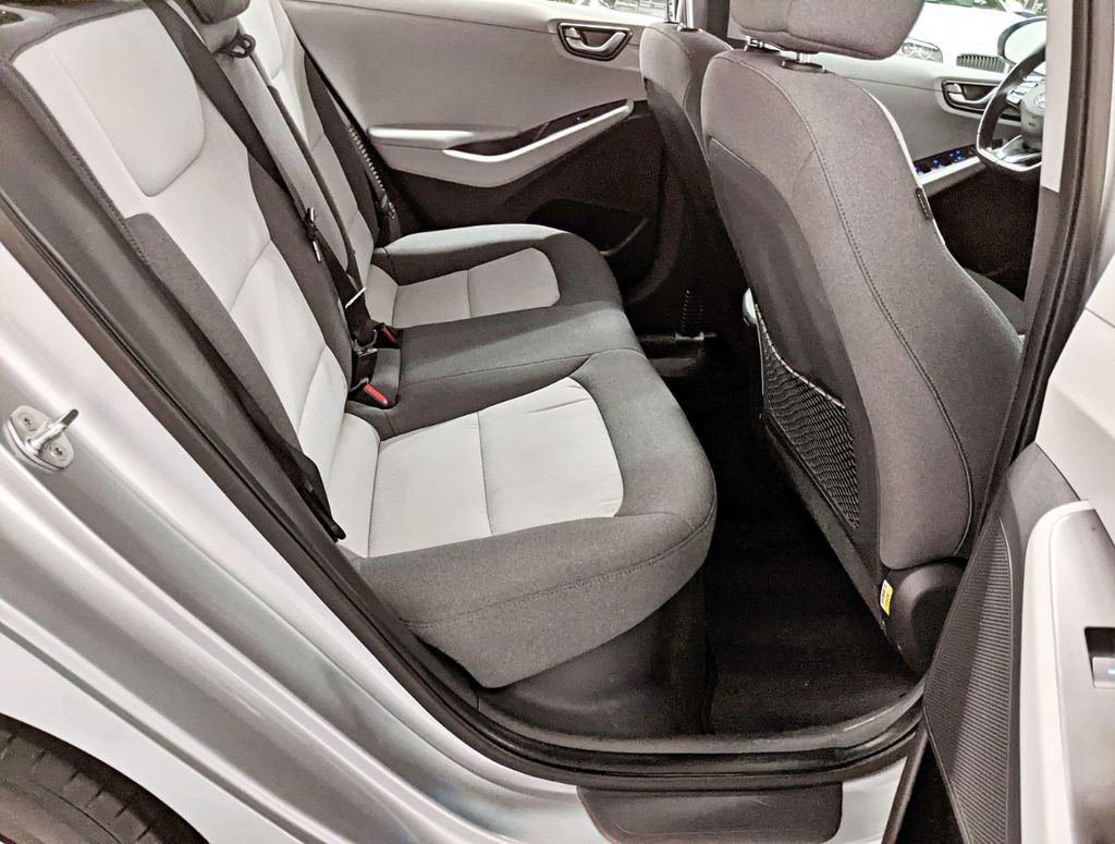 2020 Hyundai Ioniq Plug-In Hybrid SE Hatchback - 22302452 - 38