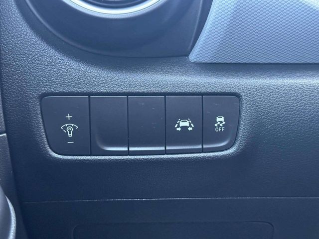2020 Hyundai Kona SE Automatic FWD - 23032557 - 28