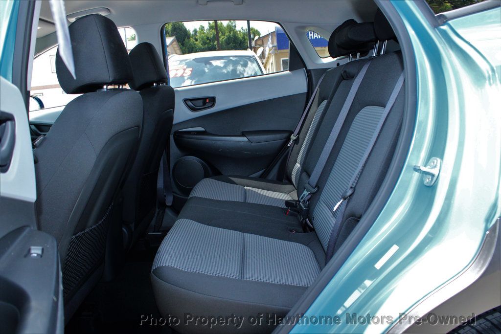 2020 Hyundai Kona SEL photo 10
