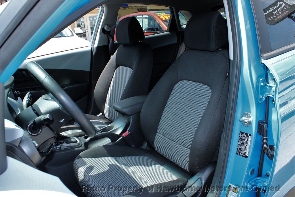 2020 Hyundai Kona SEL photo 9