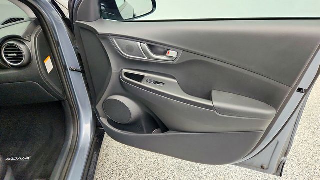 2020 Hyundai Kona Electric SEL - 22960712 - 24