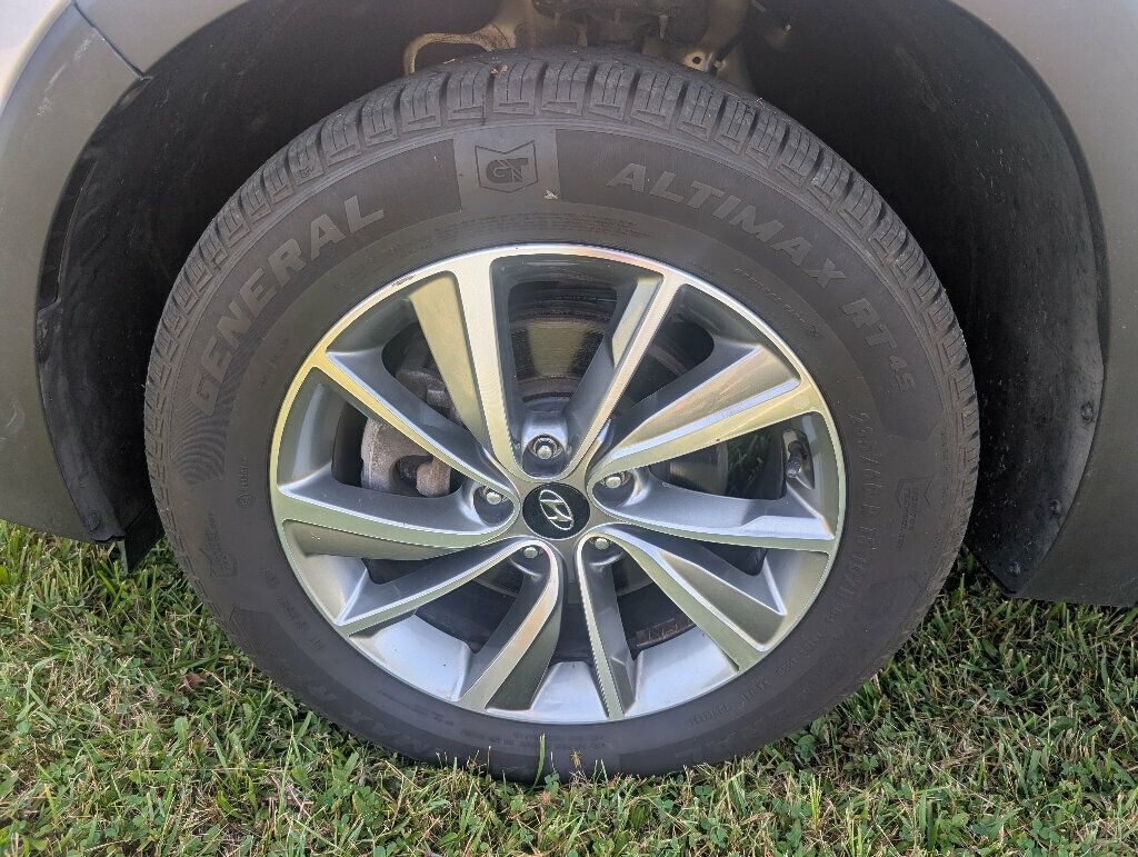 2020 Hyundai Santa Fe SEL photo 11