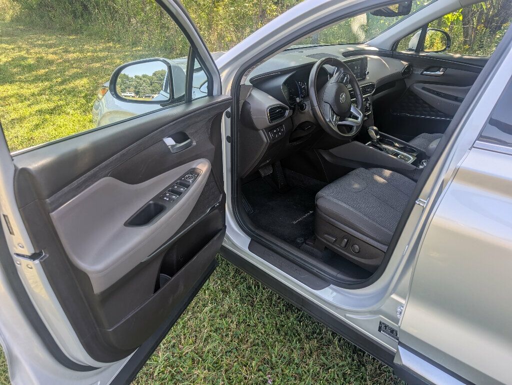 2020 Hyundai Santa Fe SEL photo 15