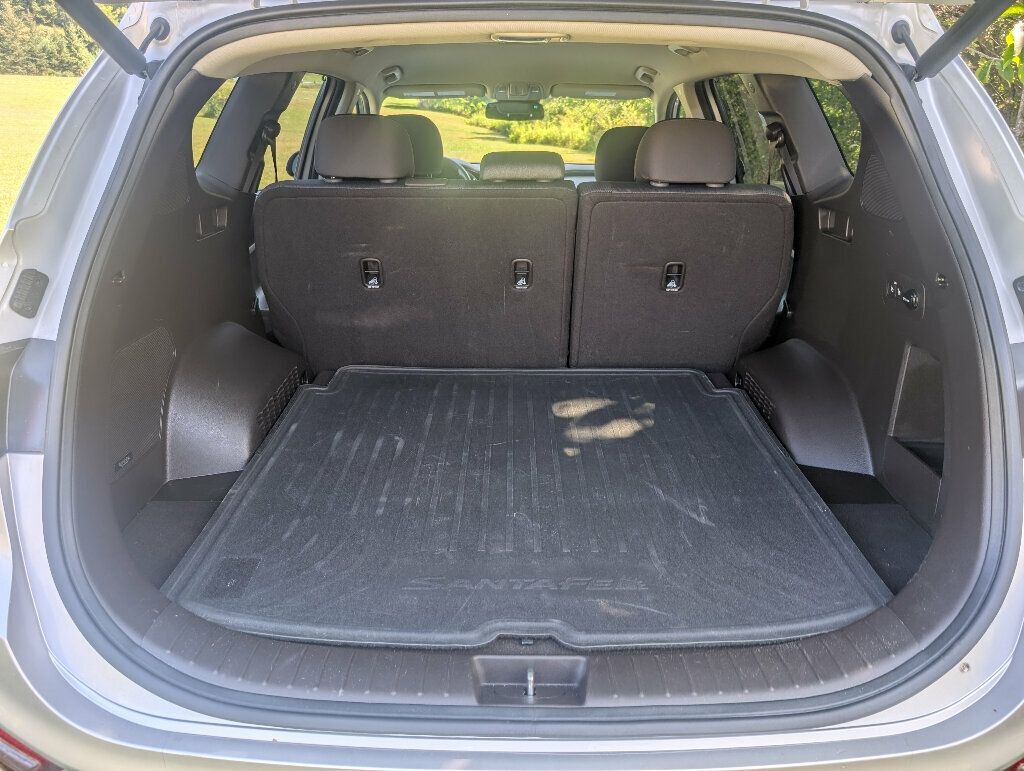 2020 Hyundai Santa Fe SEL photo 20