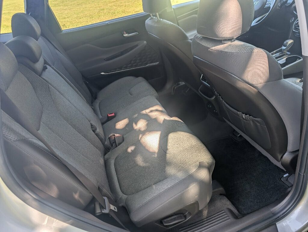 2020 Hyundai Santa Fe SEL photo 26