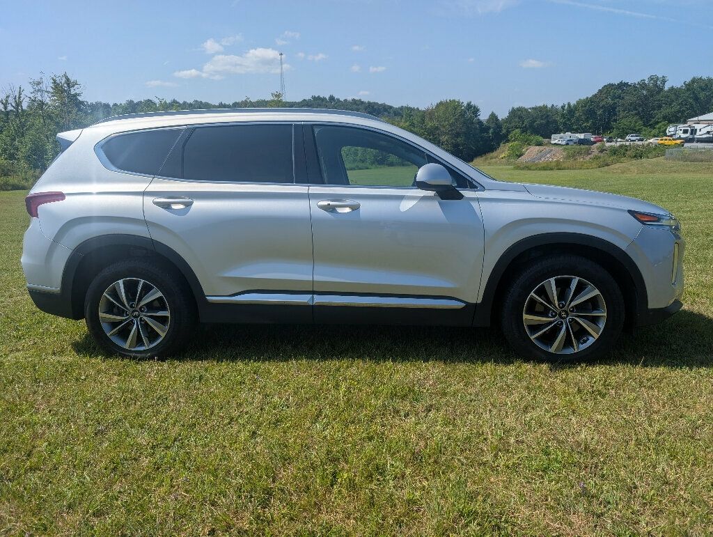 2020 Hyundai Santa Fe SEL photo 2