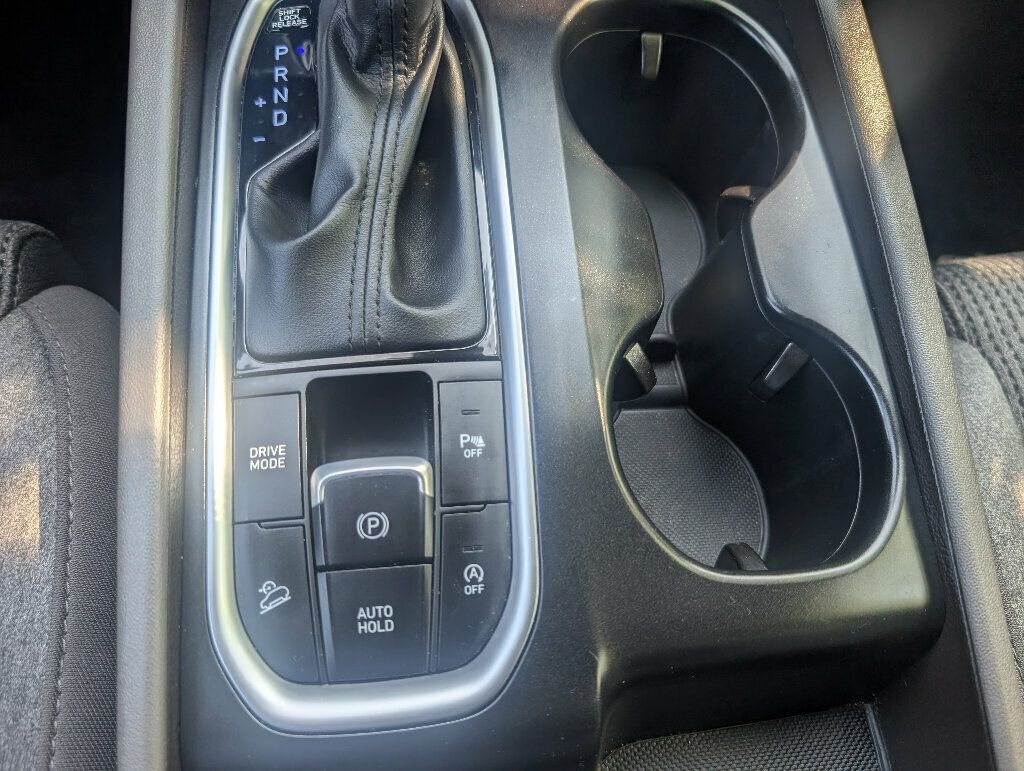 2020 Hyundai Santa Fe SEL photo 32