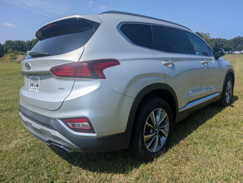 2020 Hyundai Santa Fe SEL photo 3