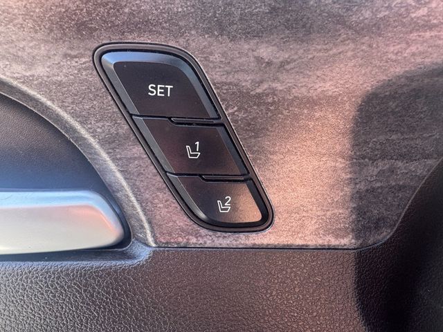 2020 Hyundai Santa Fe Limited - 22992625 - 17