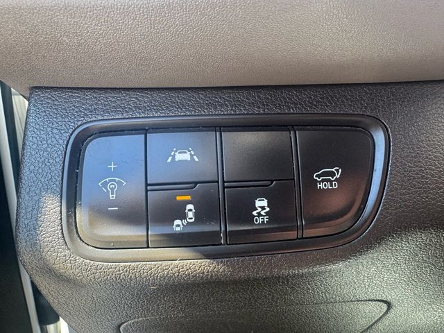 2020 Hyundai Santa Fe Limited - 22992625 - 18