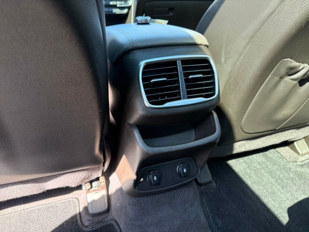2020 Hyundai Santa Fe SEL 2.0T photo 31