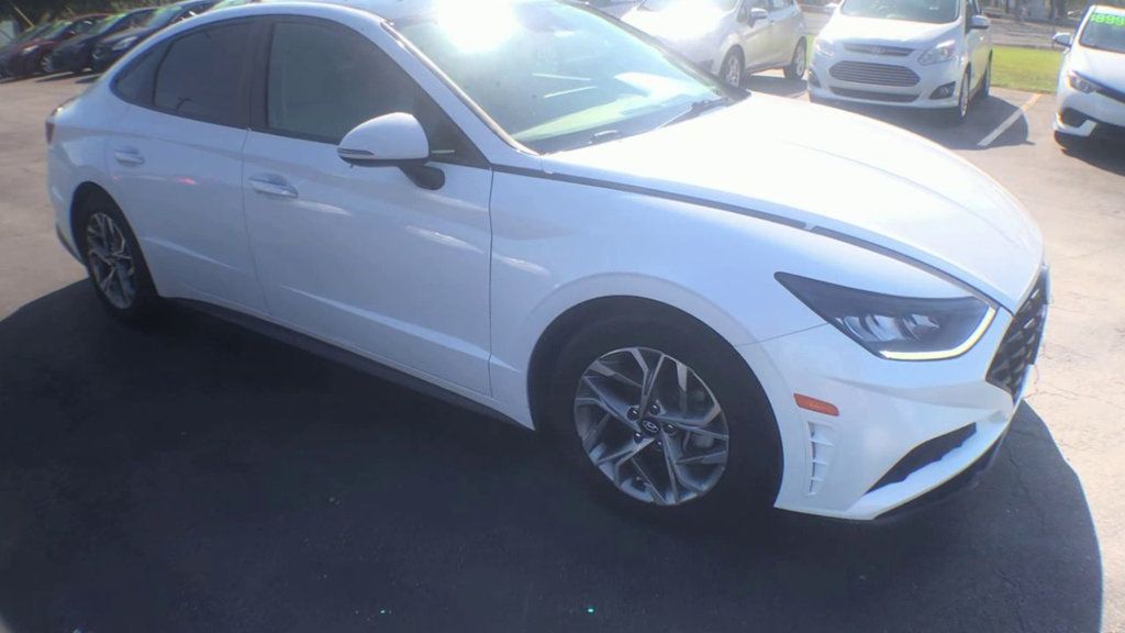 2020 Hyundai Sonata SEL photo 2