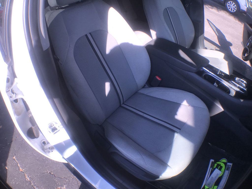 2020 Hyundai Sonata SEL photo 20