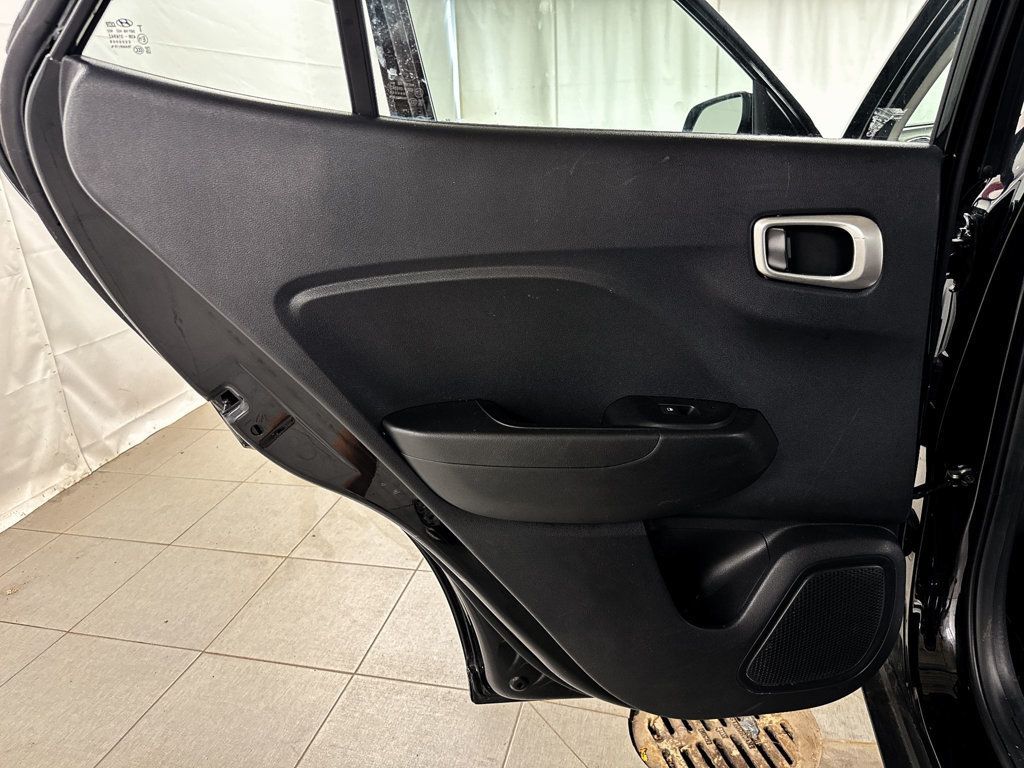 2020 Hyundai Venue SE - 22863544 - 13