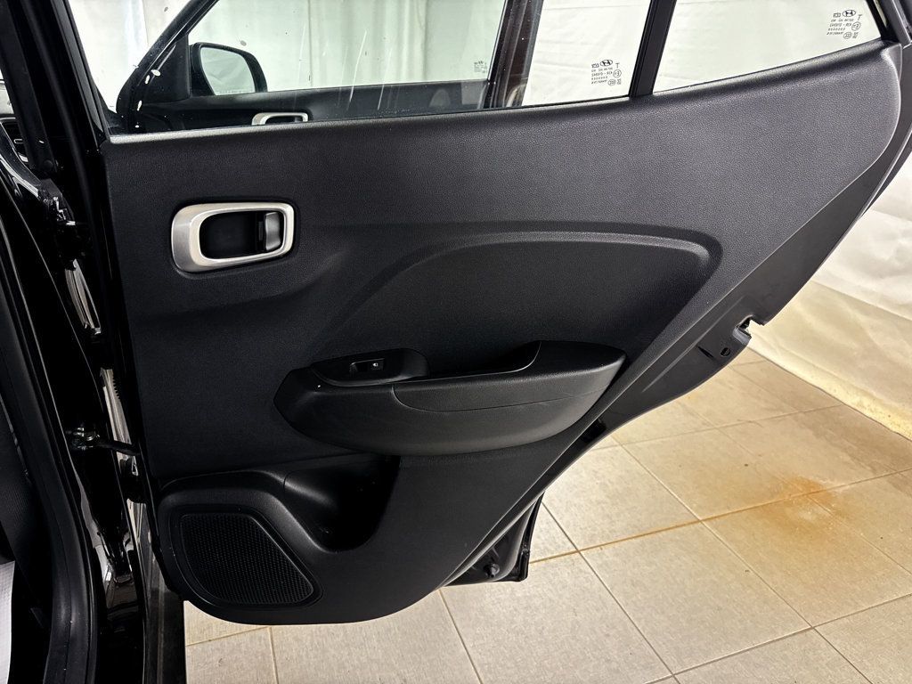 2020 Hyundai Venue SE - 22863544 - 14