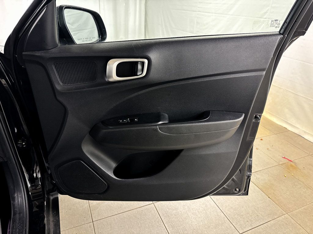 2020 Hyundai Venue SE - 22863544 - 15