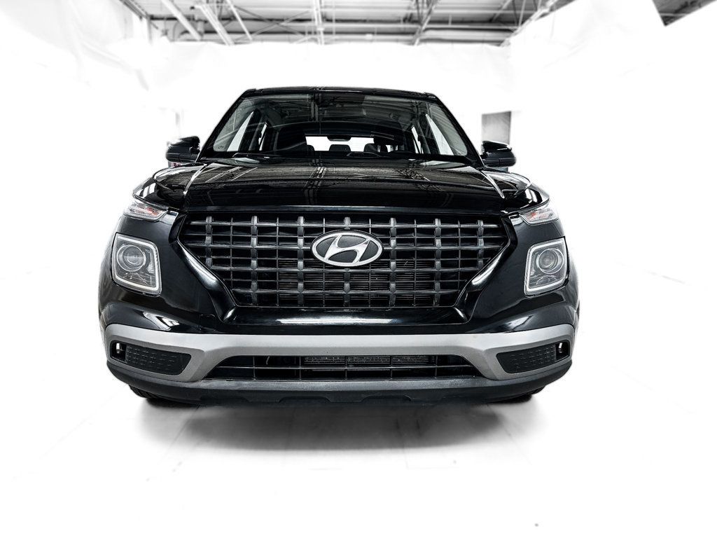 2020 Hyundai Venue SE photo 2