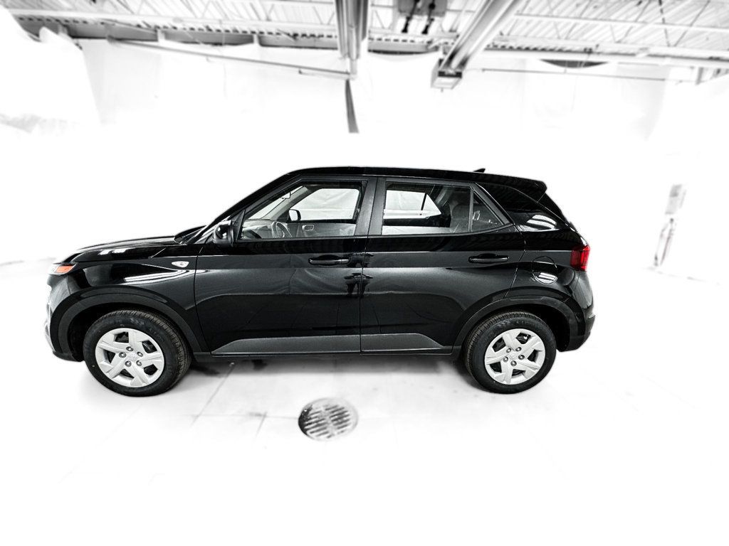 2020 Hyundai Venue SE photo 3