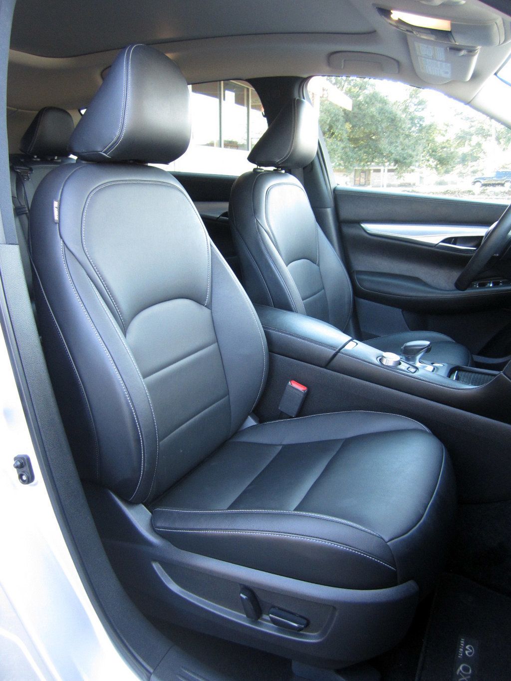 2020 Infiniti QX50 Luxe photo 17