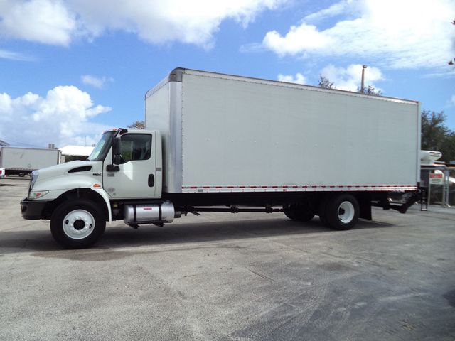 2020 International MV607 26ft Dry Freight Box Truck Moving Truck With Liftgate - 22953501 - 3