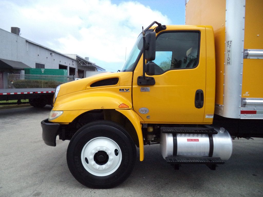 2020 International MV607 w/ 26ft Dry Freight Moving Box Truck w/ Lift Gate - 22993490 - 12