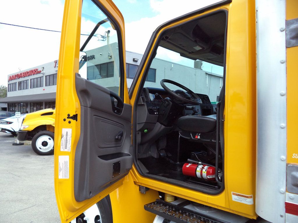 2020 International MV607 w/ 26ft Dry Freight Moving Box Truck w/ Lift Gate - 22993490 - 36