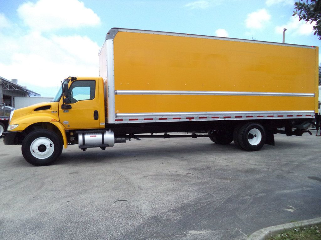 2020 International MV607 w/ 26ft Dry Freight Moving Box Truck w/ Lift Gate - 22993490 - 3
