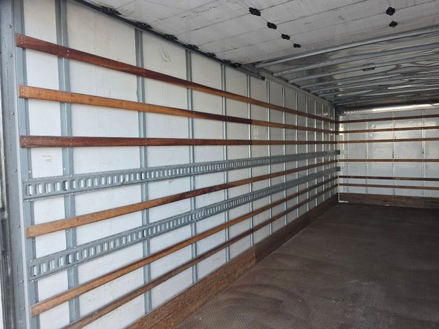 2020 International MV607 w/ 26ft Dry Freight Moving Box Truck w/ Lift Gate - 23009299 - 7