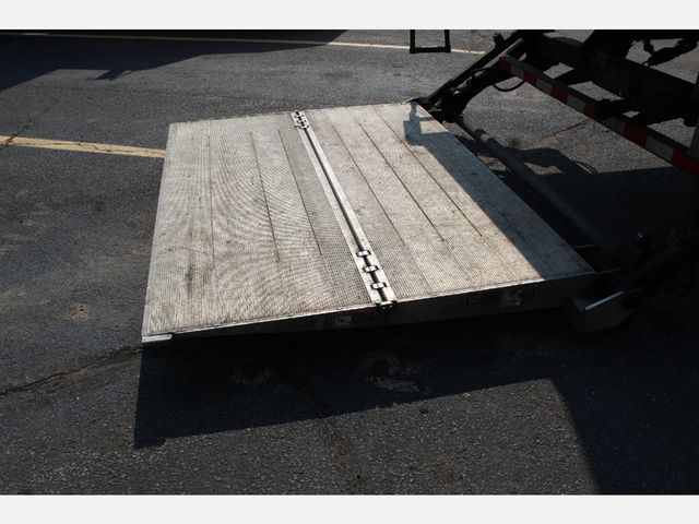 2020 International MV607 w/ 26ft Dry Freight Moving Box Truck w/ Tuck Liftgate - 23012960 - 9