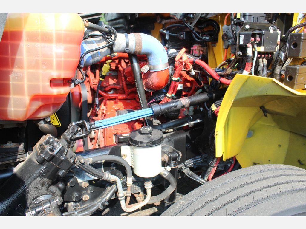 2020 International MV607 w/ 26ft Dry Freight Moving Box Truck w/ Tuck Liftgate - 23012960 - 16